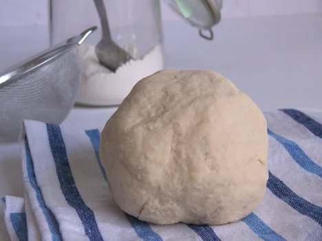 Dobre (i proste) ciasto na pierogi – jak zrobić?