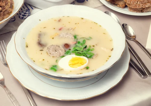 Żurek wielkanocny - co zrobić, by był aromatyczny i gęsty?