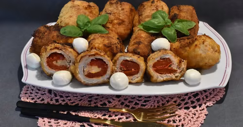 Roladki z mozzarellą i papryką