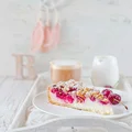Tarta sernikowa z malinami