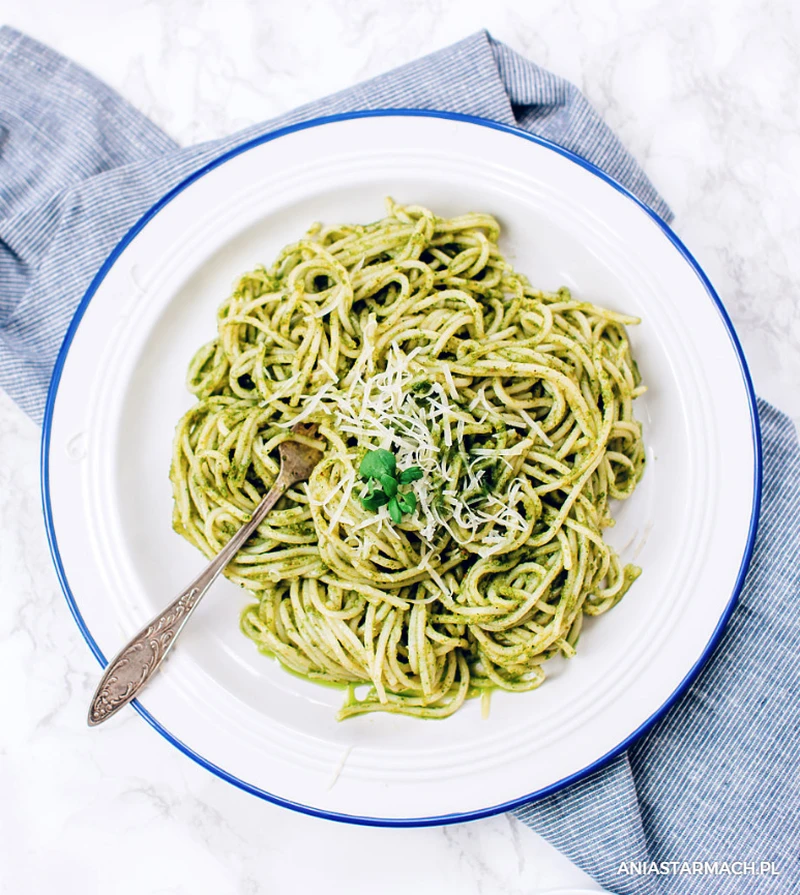 Makaron z pesto