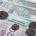 Więcej niż dowód tożsamości! Oto, jakie korzyści daje legitymacja emeryta!