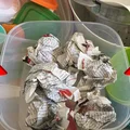 Brzydki zapach z plastikowych pojemników? Babcine sposoby!
