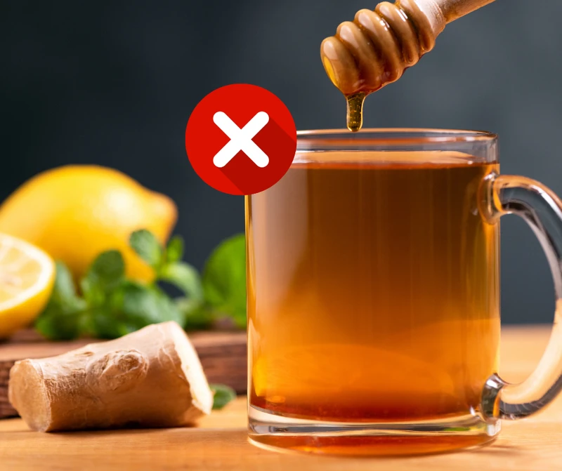 Dlaczego nie należy dodawać miodu do gorącej herbaty?