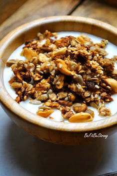 Domowa granola jabłkowa z orzechami