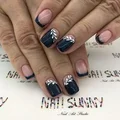 Pomysłowe paznokcie z granatem
