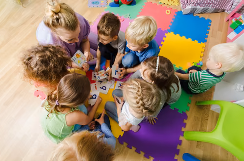 Przedszkola bez pedagogów? Rodzice i nauczyciele oburzeni!