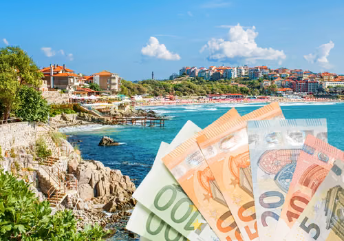 Uwielbiany wakacyjny kraj Polaków wprowadza walutę euro! Turyści i mieszkańcy przerażeni, a premier uspokaja