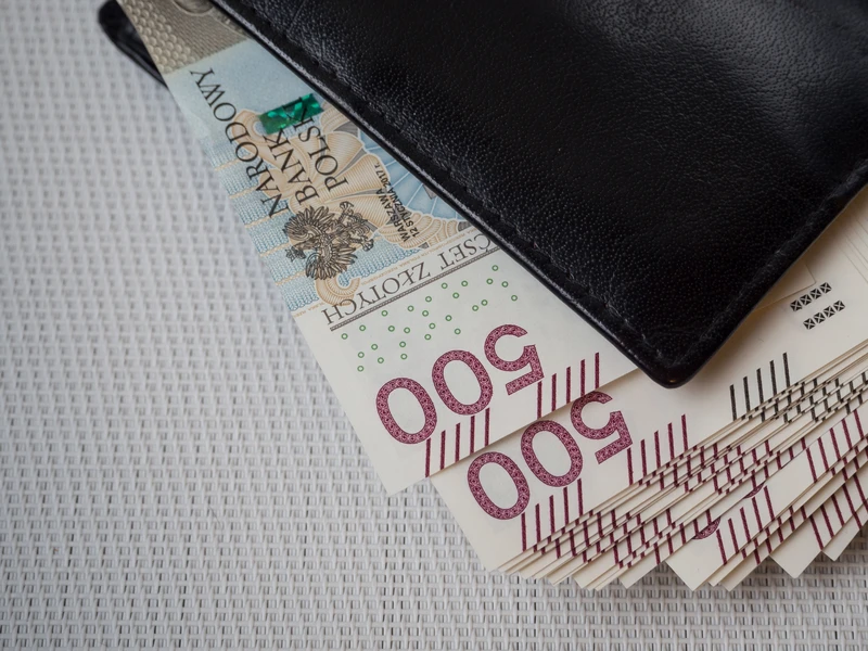 Zmiany w świadczeniu 500 plus dla osób niesamodzielnych. Komu przysługuje? Ile wynosi próg?