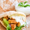 Gyros w chlebki Pita z domowym sosem Tzatziki