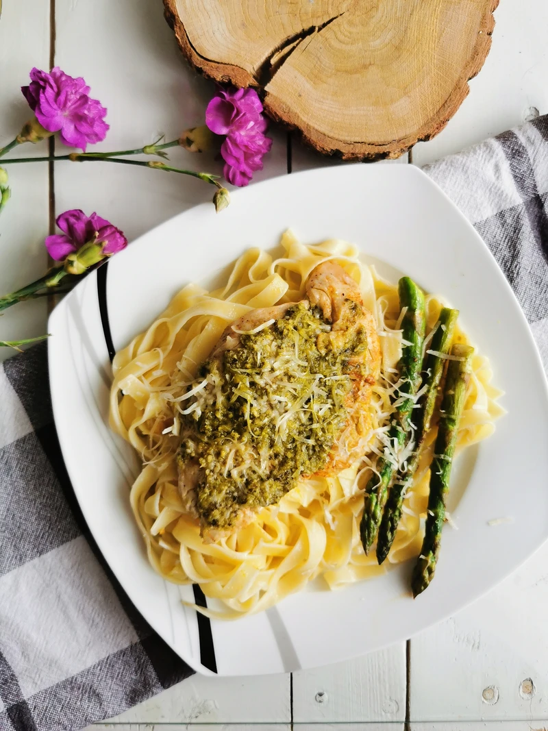 Indyk z pesto