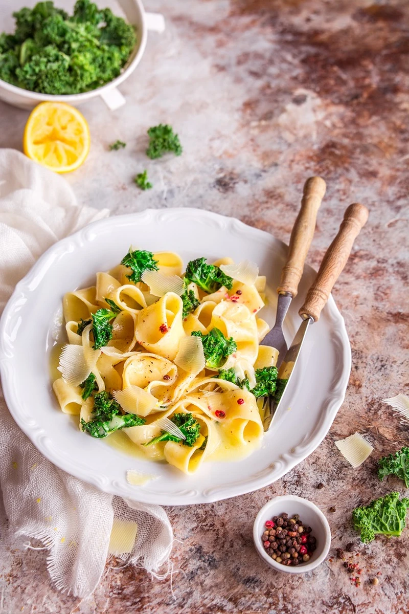 Pappardelle z jarmużem w sosie maślano-cytrynowym