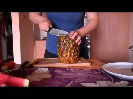 Jak obrać ananasa :)