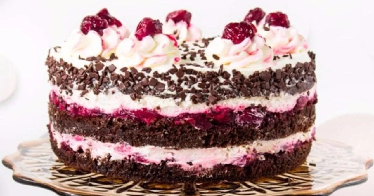 Tort "Czarny las" - szwarcwaldzki tort z wiśniami