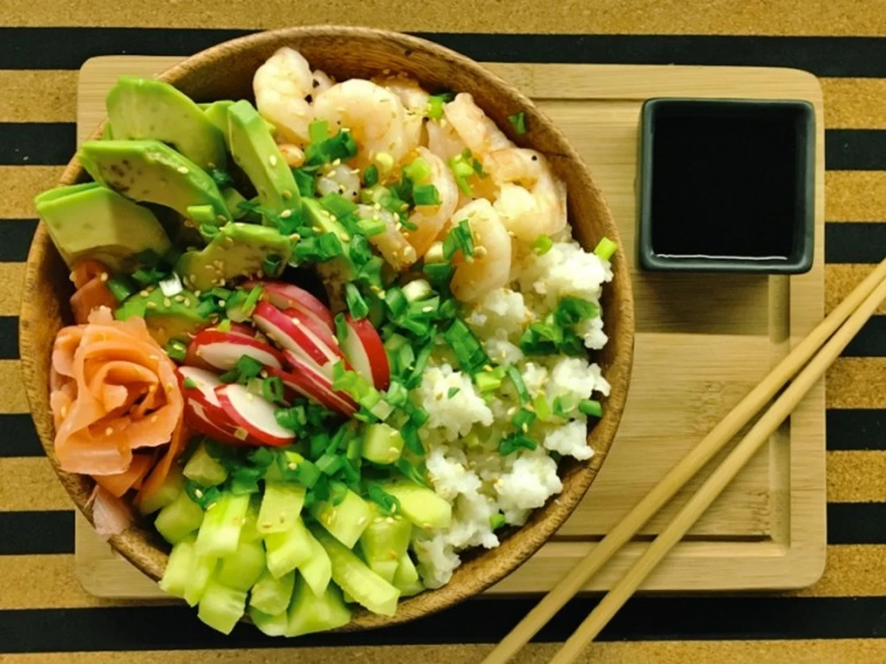 Piątek: Sushi bowl, czyli sushi bez zawijania
