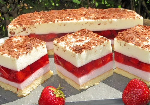 Ciasto Ptasie Mleczko z truskawkami-łatwe, delikatne i przepyszne-tylko kilka składników+FILM