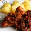 Udziec indyka z marchewką i winem