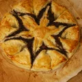 Gwiazda z ciasta francuskiego z makiem