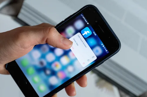 Bez tej aplikacji nie wejdziesz na Facebooka i YouTube! Od 1 lipca wchodzą w życie nowe zasady