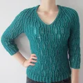 Sweter na drutach"dziurawiec"