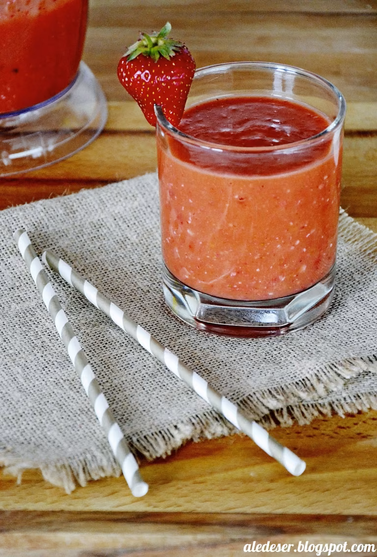 Smoothie brzoskwiniowo - truskawkowe