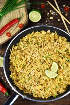 Domowy pad thai z kurczakiem i tofu!