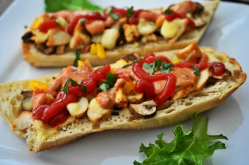 Zajefajne zapiekanki a la Gyros z pikantnym sosem