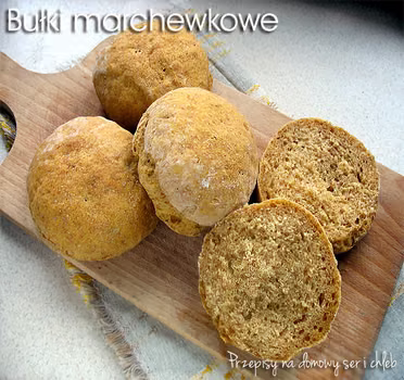 Bułki marchewkowe