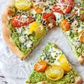 Pizza z sosem z awokado