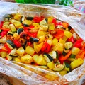 Kurczak z warzywami w rękawie – obiad, który robi się sam