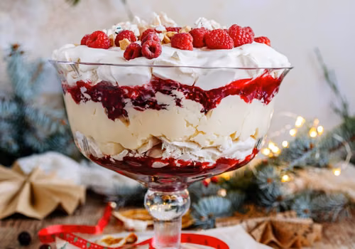 Bezowy deser trifle