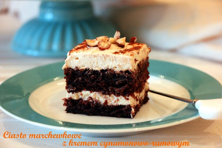 Ciasto marchewkowe z kremem cynamonowo-rumowym