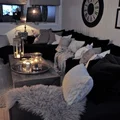 Ogromna sofa w salonie