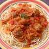 Spaghetti z domowym sosem cukiniowym i klopsikami