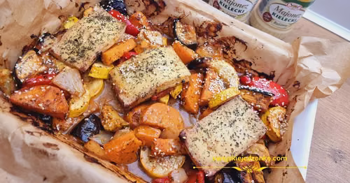 Pieczone kolorowe warzywa w sosie majonezowym