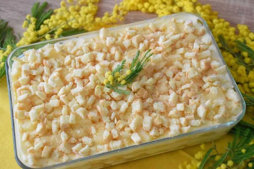 Tiramisù Mimoza z kremem cukiernicznym i ananasem