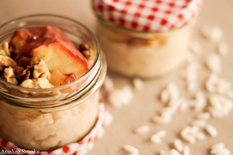 Pudding ryżowy z pieczonym jabłkiem