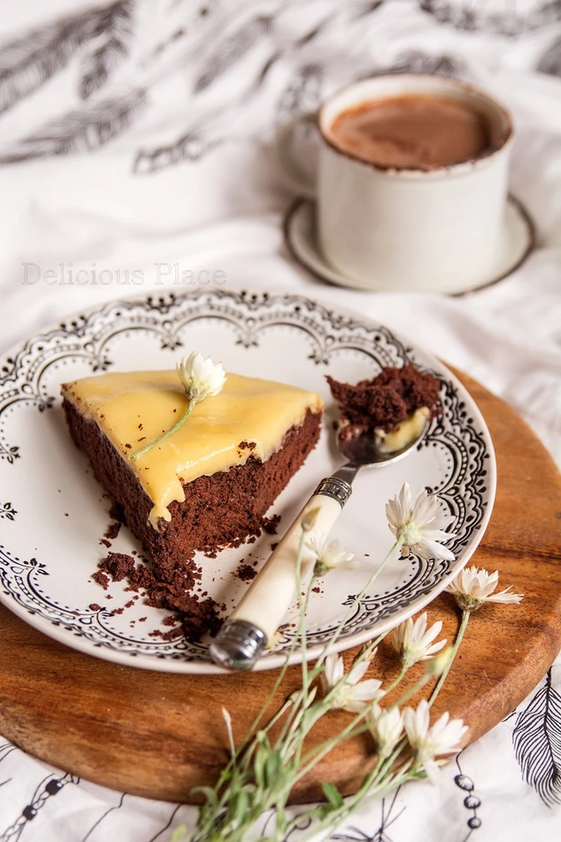 Brownie z gruszkowym kajmakiem