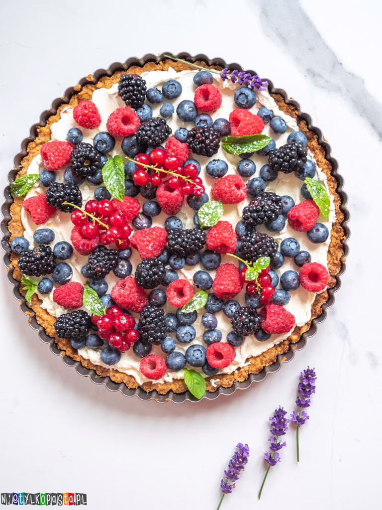 Tarta z mascarpone i owocami