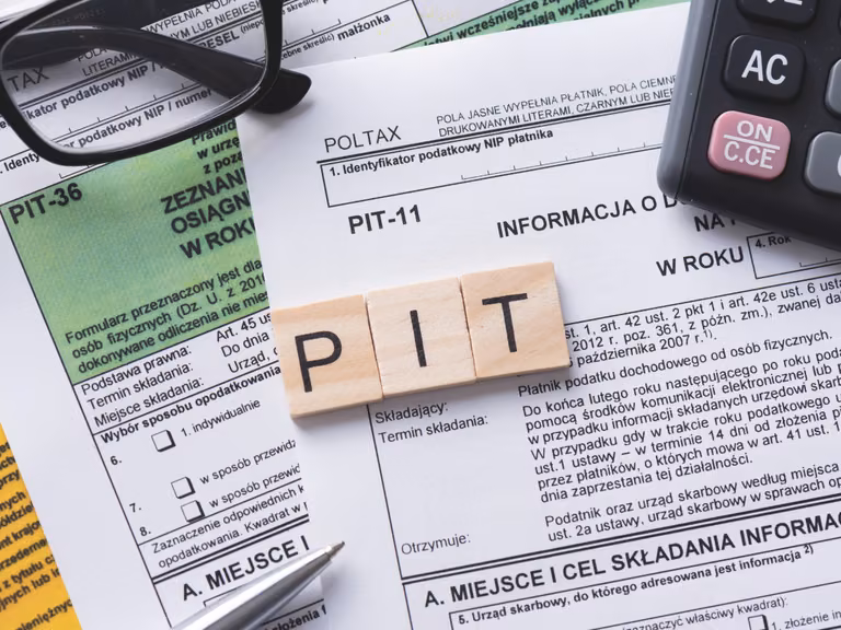 Zamieszanie z PIT-2. Przez niego Twoja pensja może być niższa. O co w nim chodzi?