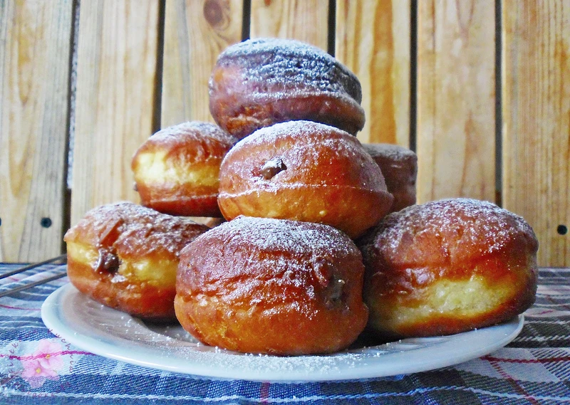 Pączki z masą krówkową