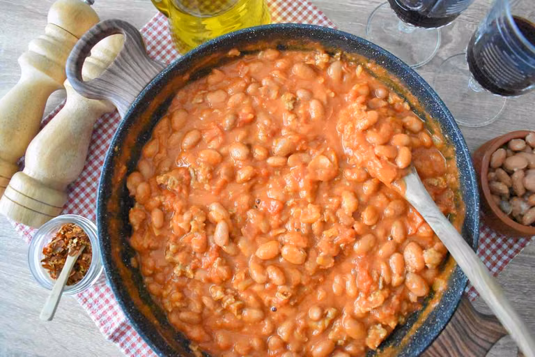 Fasola w sosie pomidorowym Trinità - „Fagioli alla Bud Spencer”