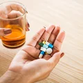 Dlaczego antybiotyki musisz brać dokładnie o tej samej porze?  Dlaczego to takie ważne?