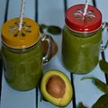 Smoothie z awokado, kiwi i szpinakiem