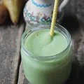 Koktajl z awokado, gruszkami, kiwi i mlekiem owsianym
