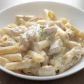 Makaron w sosie śmietanowo-serowym