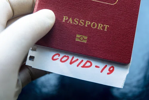 "Paszport covidowy" - czym jest? Bez niego nie wyjedziemy z kraju?