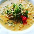 Dhal – indyjska zupa z dodatkiem liści kaffiru