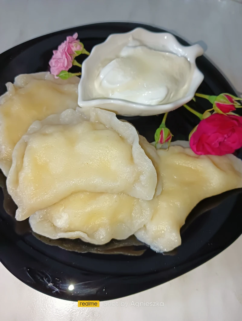 Pierogi na słodko z twarogiem i żółtkami