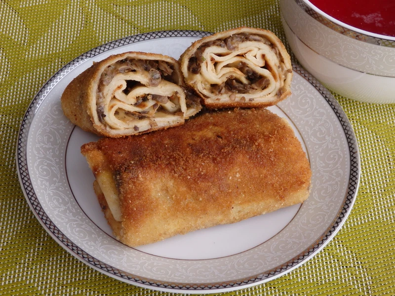 Krokiety z pieczarkami i żółtym serem